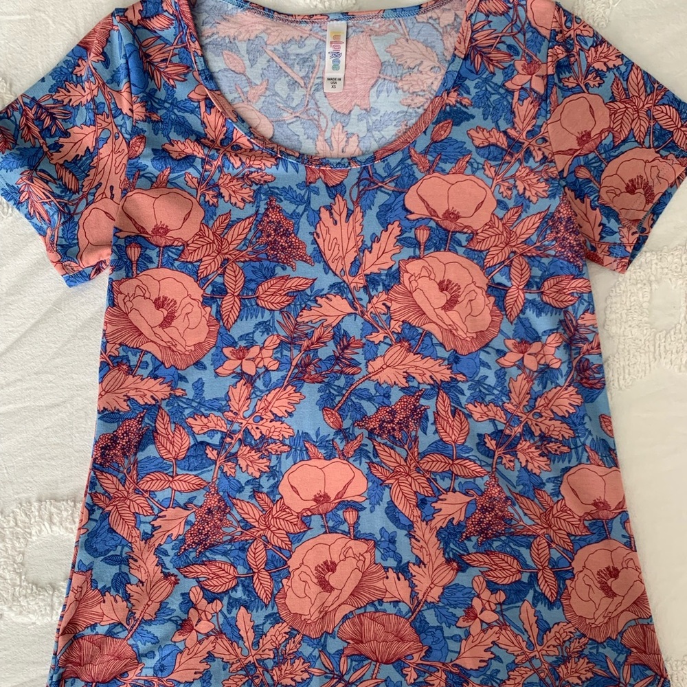 LuLaRoe Classic T, size XS, blue and mauve floral